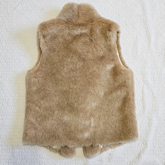 NWT Ann Taylor LOFT Faux Fur Vest - Picture 3 of 7